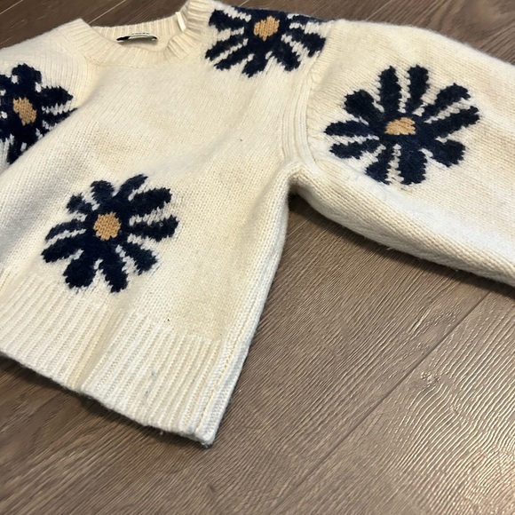 Sandro Cream and Navy Floral Intarsia Sweater - Picture 9 of 13